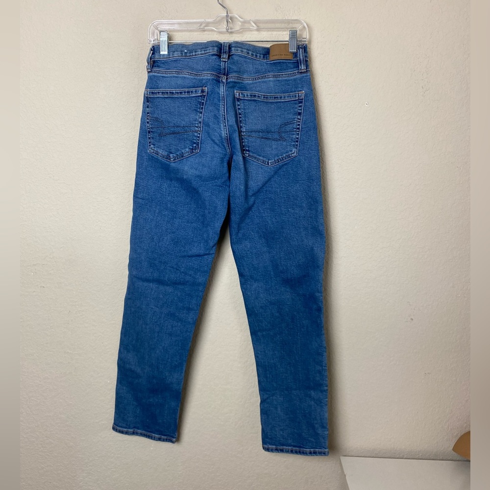 American Eagle 90’s Straight Medium Wash High Rise Relaxed Jeans Size 2 - Picture 4 of 14